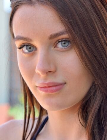 Lana Rhoades peladinha